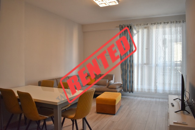 Apartament 1+1 me qira ne rrugen Anton Lufi ne zonen e Komunes se Parisit ne Tirane.
Eshte e pozici